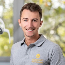 Bild vergrößern: Alexander Bauer, Zahnarzt Köln