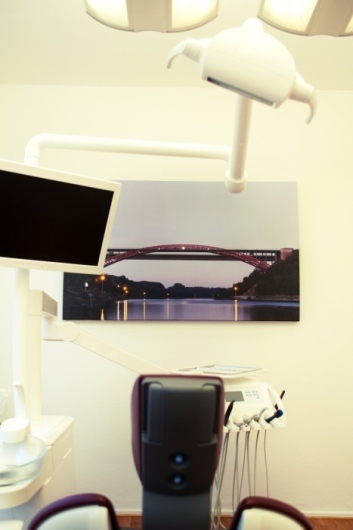 Mina Qaderi-Kurzawski - Zahnarzt Schönberg