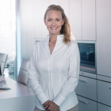 Bild vergrößern: Linda May Weigel, Orthopäde & Unfallchirurg Würzburg