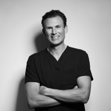 Bild vergrößern: Dominik Spelmanns, Zahnarzt Karlsruhe