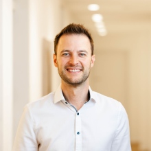 Bild vergrößern: Fabian Jäger, Zahnarzt Bonn