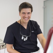 Aaron Hager, Zahnarzt Reutlingen