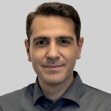 Bild vergrößern: Alexandros Ignatiadis, Plastischer & Ästhetischer Chirurg Düsseldorf