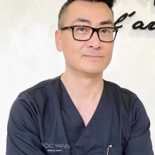 Bild vergrößern: Yann Renoulet, Plastischer & Ästhetischer Chirurg Meppen