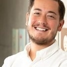Bild vergrößern: Julian F. Grashoff, Zahnarzt Neu-Ulm