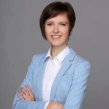 Bild vergrößern: Olena Kronbi, Zahnarzt Köln