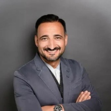 Bild vergrößern: Hakan Sinanoglu, Zahnarzt Siegen