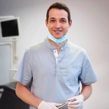 Bild vergrößern: Levente Simó, Zahnarzt Halle