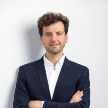Oliver Uckunkaya, Plastischer & Ästhetischer Chirurg Köln
