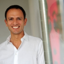 Bild vergrößern: (H) Esfandiar Modjahedpour, Zahnarzt Düsseldorf