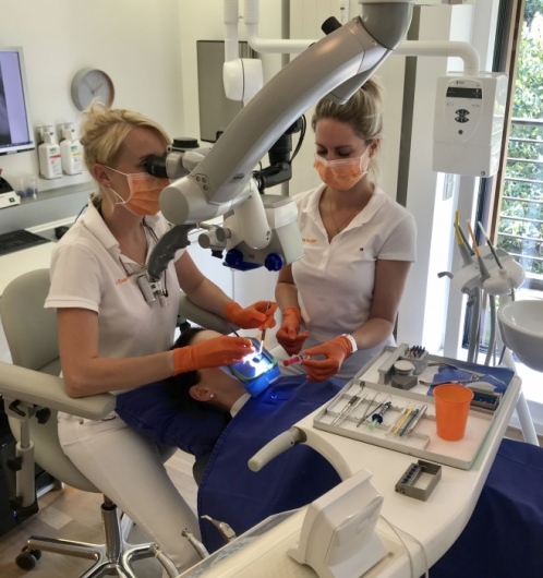 Endodontie Berlin-Mitte, Dr. Bernard Bengs und Dr. Eva Dommisch  -1