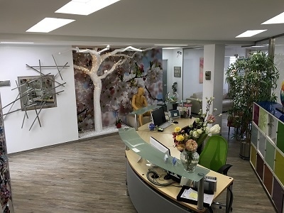 Zahn Experten Zentrum Dr. Christian Päffgen, MSc Dr. Natascha Dylong, MSc  -0