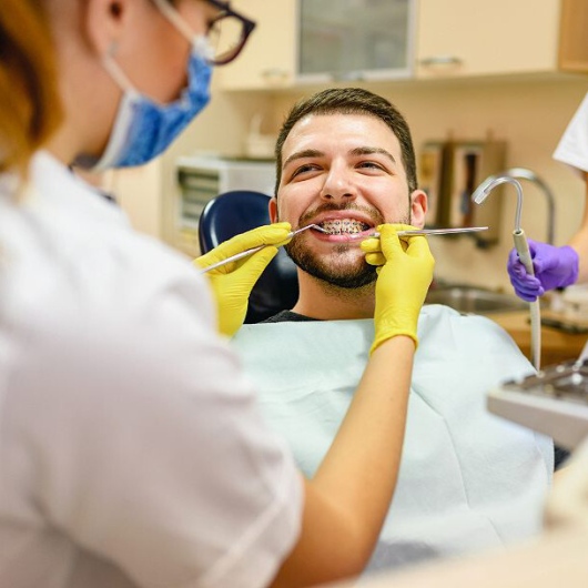 MVZ Turmstraße Lückenlos Lächeln-1