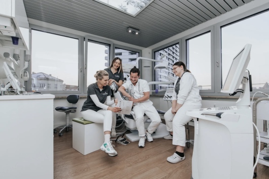 ZahnZentrum Neu-Ulm Dr. Julian Grashoff Zahnarzt-0