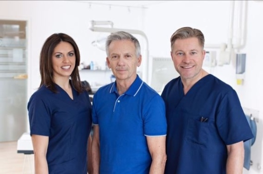 DD Praxis für Zahnheilkunde Dr. Christoph & Nina Dettler   -0