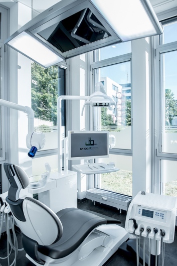 Dres. Bark & Schmitt Praxisklinik für Zahnmedizin, Implantologie und Kieferchirurgie-2