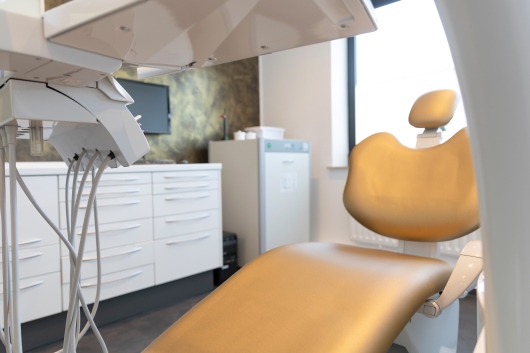 Weißraum-clinic: Dentalästhetik und Zahnimplantate Siegerland Dr. Tim Nolting MSc. Zahnarzt-2