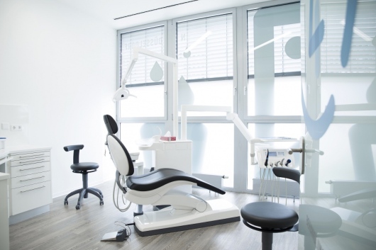 Zahnarztpraxis Kariger & Hufnagel-2