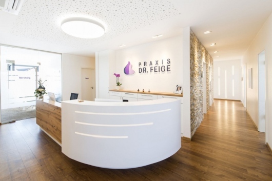 Dr.med.dent. Tim J. Feige und Sophie Feige   -1