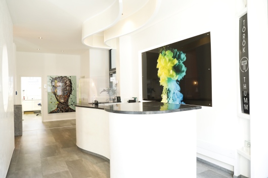 Zahnarztpraxis dr. (Univ Szeged ) Török & Dr. Thumm-1