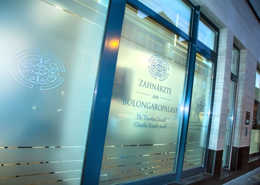 Dr. Thomas Staudt und Claudia Staudt-Jacob, Zahnärzte am Bolongaropalast-0