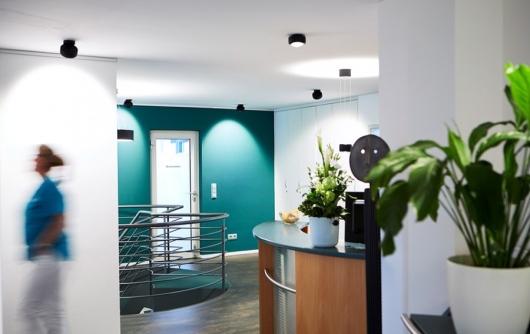 Zahnärztliche Gem.Praxis Betzl, MDSc & Dr. Pöschl PartG   -0