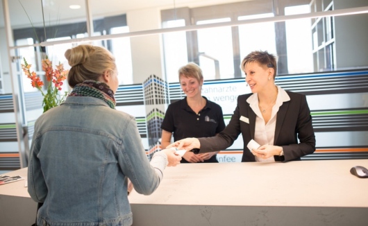 Zahnärzte im Wengentor Stromeyer, Dr. Scheytt und Partner  -2