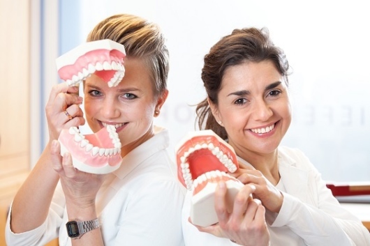 Dres. Britta Büntemeyer und Natalia Garcia   -0