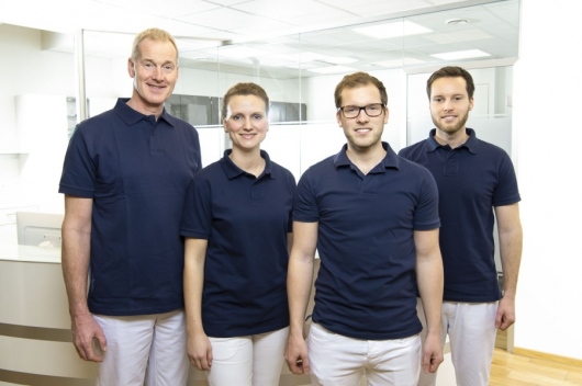 Zahnärztl. BAG Dres. Frank Kuipers Christian Kuipers  u.w.  -1