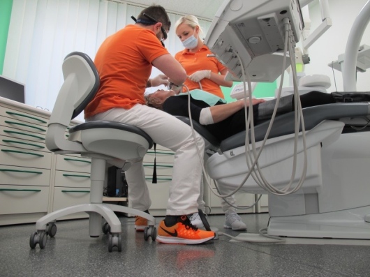 Zahnärztliche Gemeinschaftspraxis Pankratz & Lichagin  -1