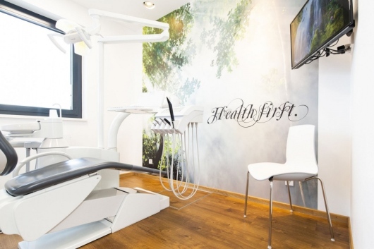 Dr.med.dent. Tim J. Feige und Sophie Feige   -2