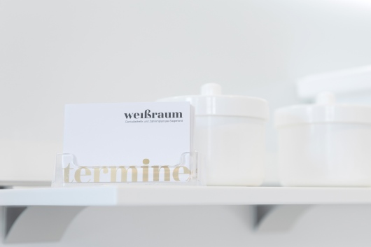 Weißraum-clinic: Dentalästhetik und Zahnimplantate Siegerland Dr. Tim Nolting MSc. Zahnarzt-1