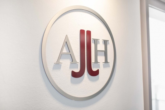 AUGEN + HAUT Zentrum Nürnberg PD Dr.med. Christina Jacobi und PD Dr.med. Arnd Jacobi-1