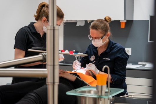 SPANGE.DE – Kieferorthopädie Dr. Veit Stelte & Dr. Birgit Bidenharn  -1