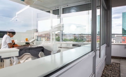 Zahn & Ästhetik Dr.med. Sabine Hugo Zahnärztin-2