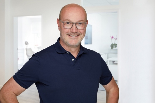 Zahnärzte im Hochstift Zahnärzte an der Königstrasse Ingo Holischeck Dr. Cordula Roggon -0