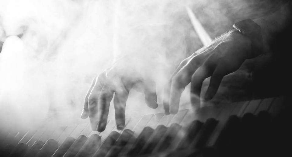 Jamie playin the pianae