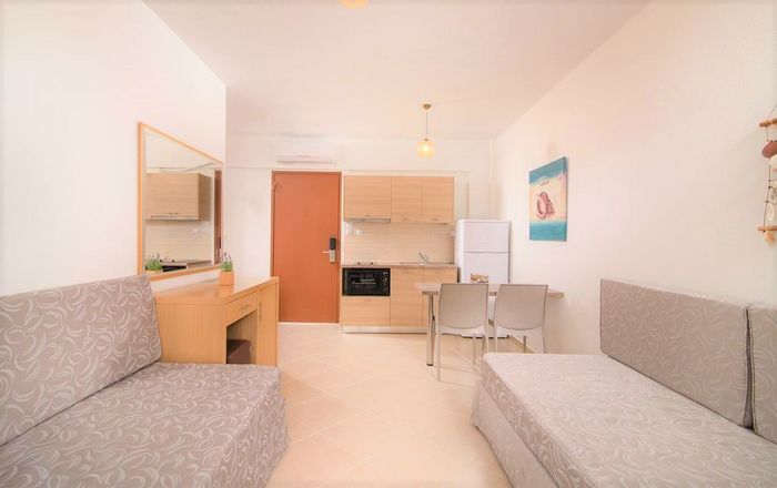 Apanemia Aparthotel By Flegra Hotels 7