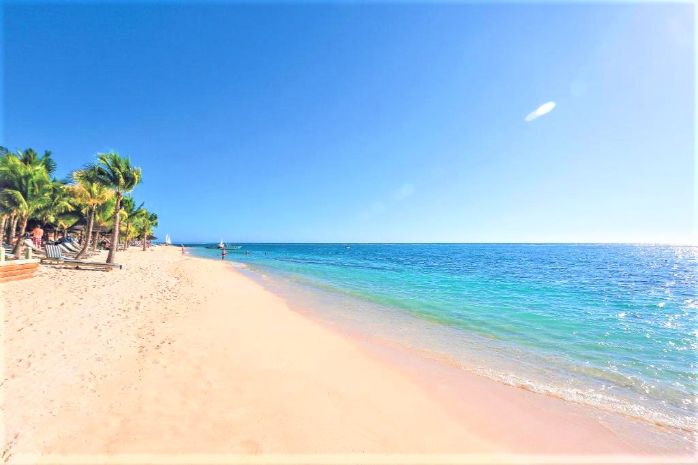 Victoria Beachcomber Resort & Spa 6