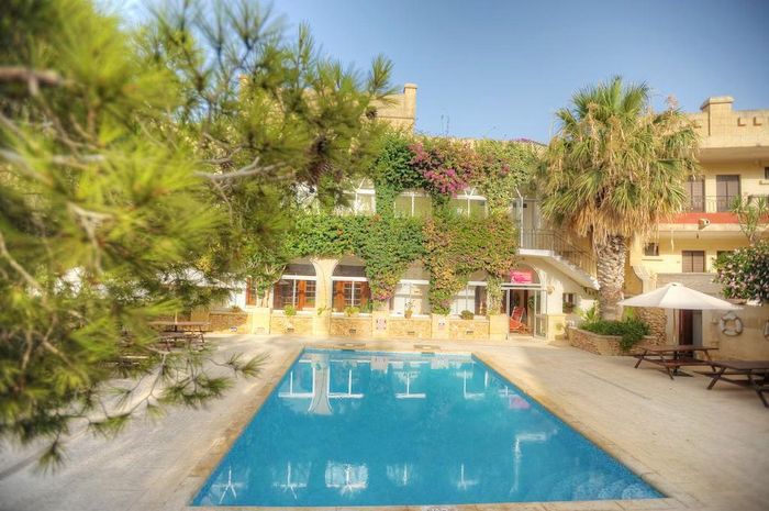 Cornucopia & Bungalows 9