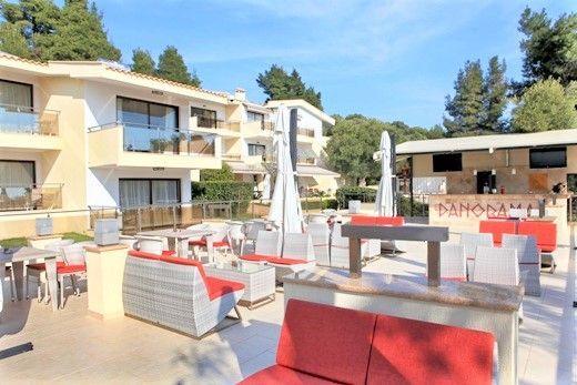 Greek Pride Cronwell Rahoni Grecia