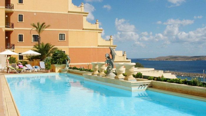 Grand Hotel Gozo 8