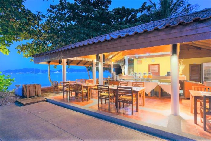 Hotel By The Sea Phuket