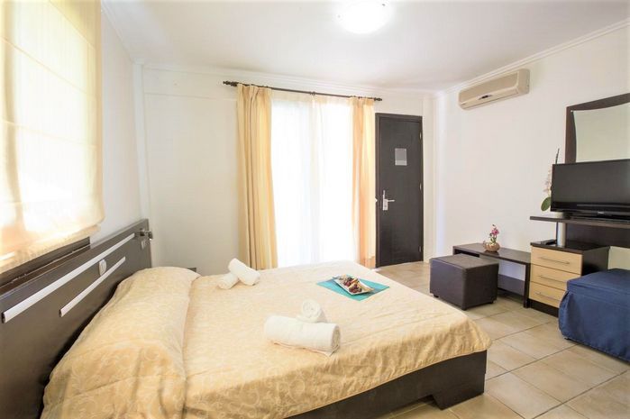 Hotel Elani Bay Resort