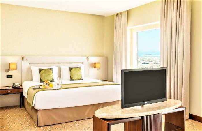 Hotel The Tower Plaza