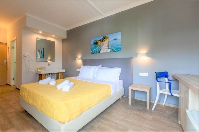 Hotel White Olive Premium Cameo