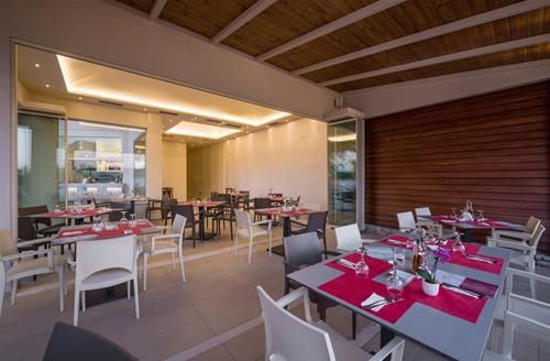 Oscar Suites And Village 13