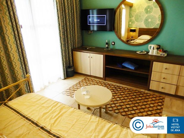 Poze Mitsis Royal Mare 6