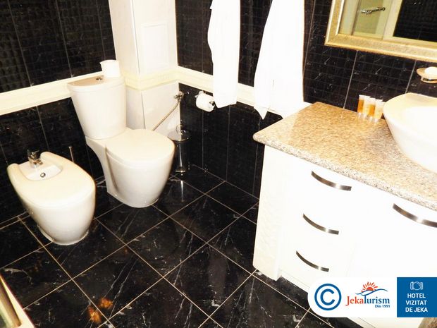 Poze Argisht Palace 9