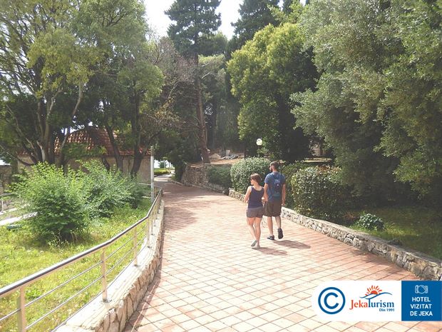 Poze Maistra Select Astarea 7